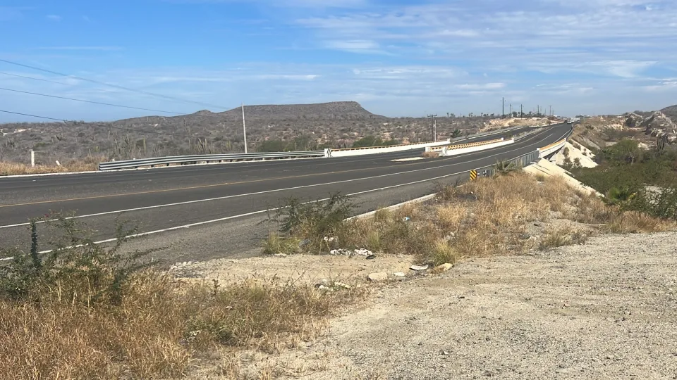 Highway 19 through the Todos Santos corridor