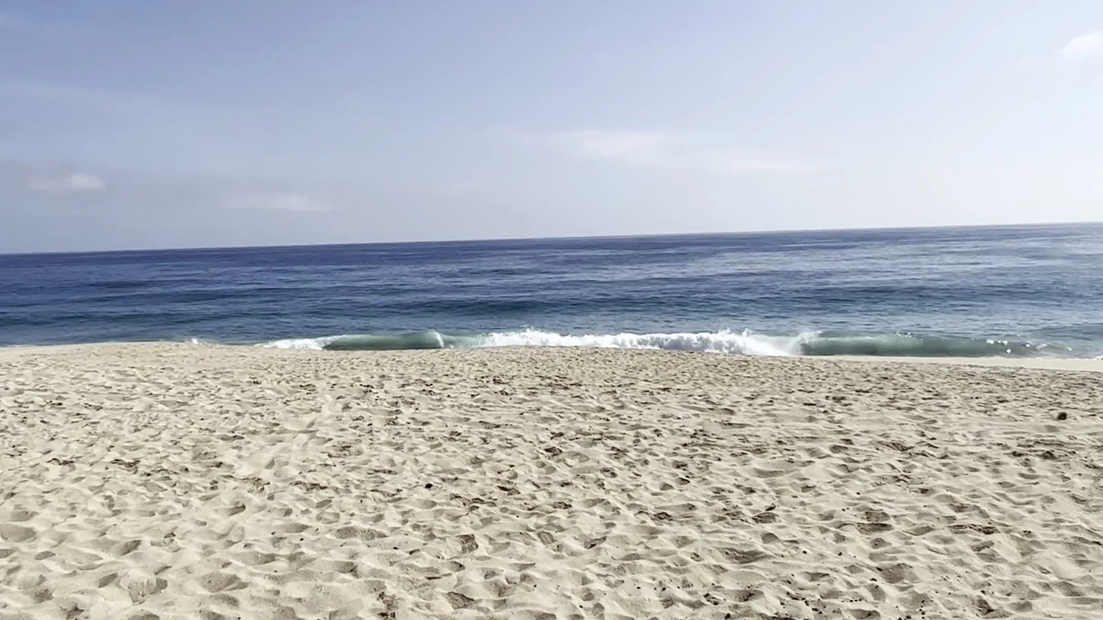 Shorebreak at La Cachora in Todos Santos