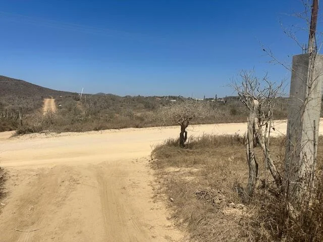 Access Road at Lote 1475 in Cerritos