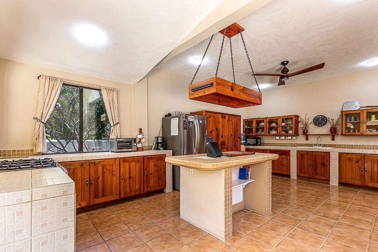 Entertainers Kitchen at Casa Solimar in Cerritos