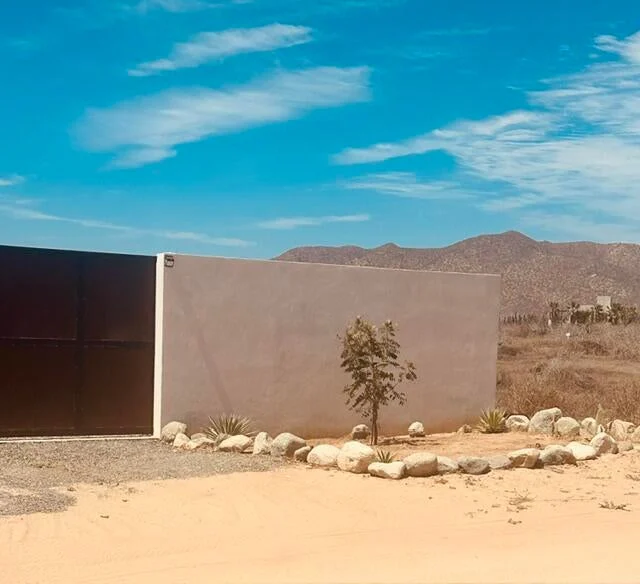 Walled Entrance at Rancho Nuevo Lote Hildebrand in Cerritos
