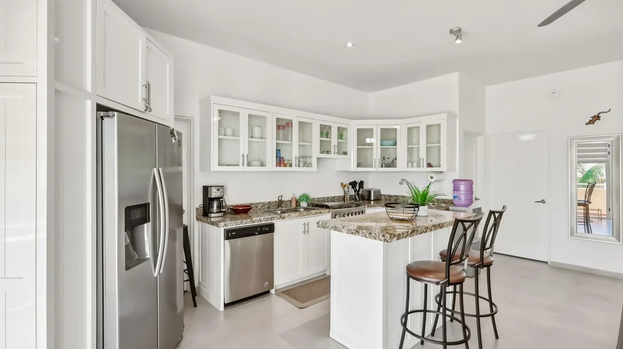 Kitchen Room at Cerritos Sunrise in Cerritos