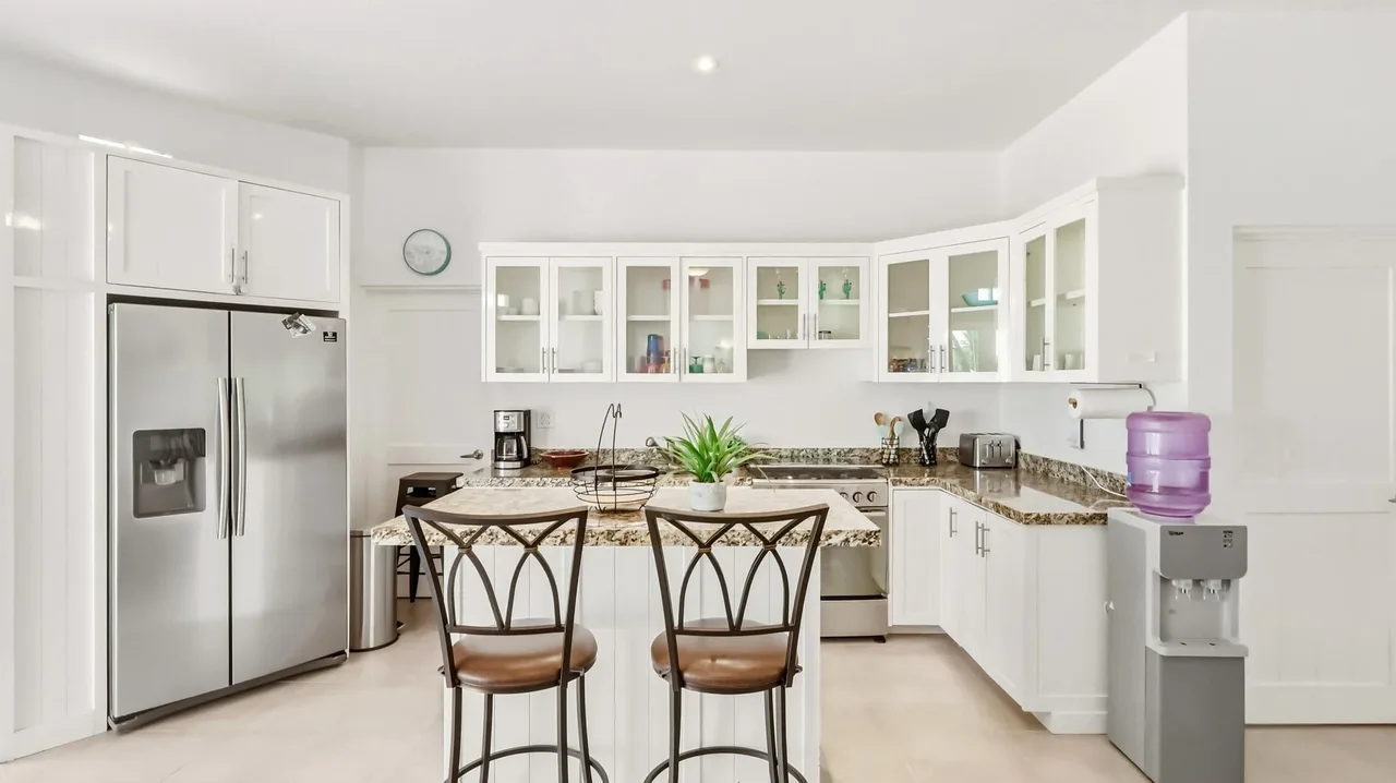 Kitchen Room at Cerritos Sunrise in Cerritos
